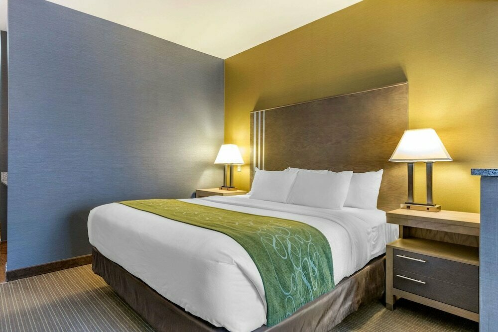 Comfort Suites