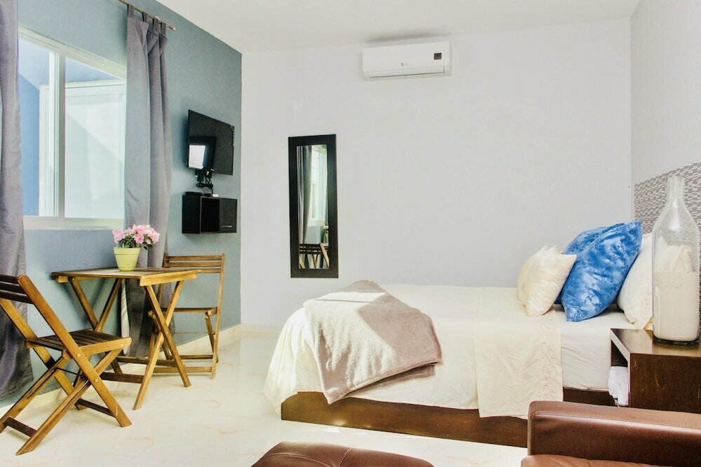 Aquamarina Suites