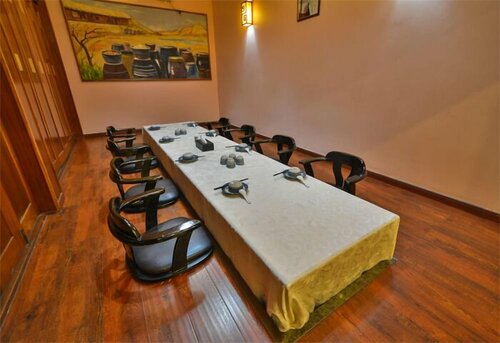 Arirang Hotel, Rezervovat Hotel Kampala Uganda, poblíž The Acacia Mall