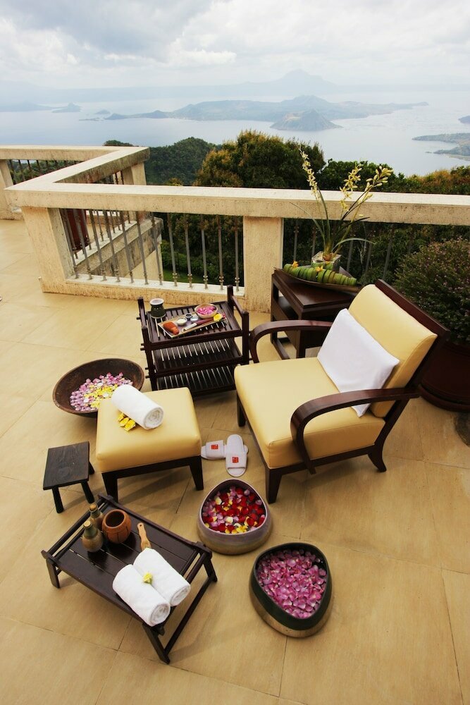 Taal Vista Hotel