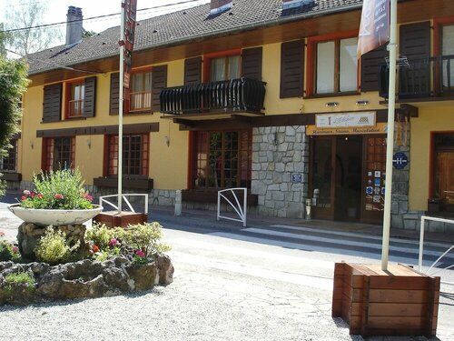 Hôtel Restaurant Davat, Book Hotel Hoteller i Rhône-Alps med parkering, Parkering