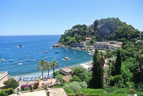 Hotel Baia Azzurra, Забронировать Отель Отели Таормина с питанием, рядом с Ancient Theatre of Taormina, Пансион