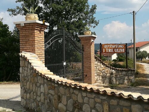 Agriturismo I Tre Ulivi, Забронировать Фермерский дом Фермерские дома Солофра, Фермерский дом