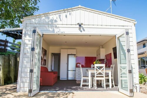 Waimapu Cottage, Забронировать Дом для отпуска Отели Тауранга с парковкой, Парковка