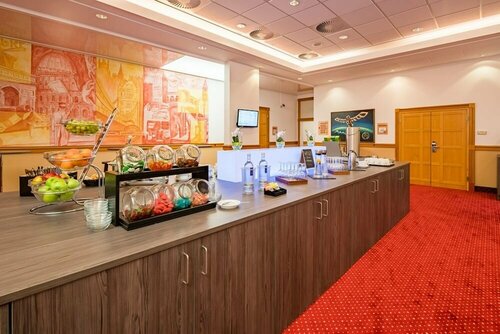 Airways Hotels Frankfurt Airport West, Забронировать Отель Отели Раунхайм с завтраком, Завтраки