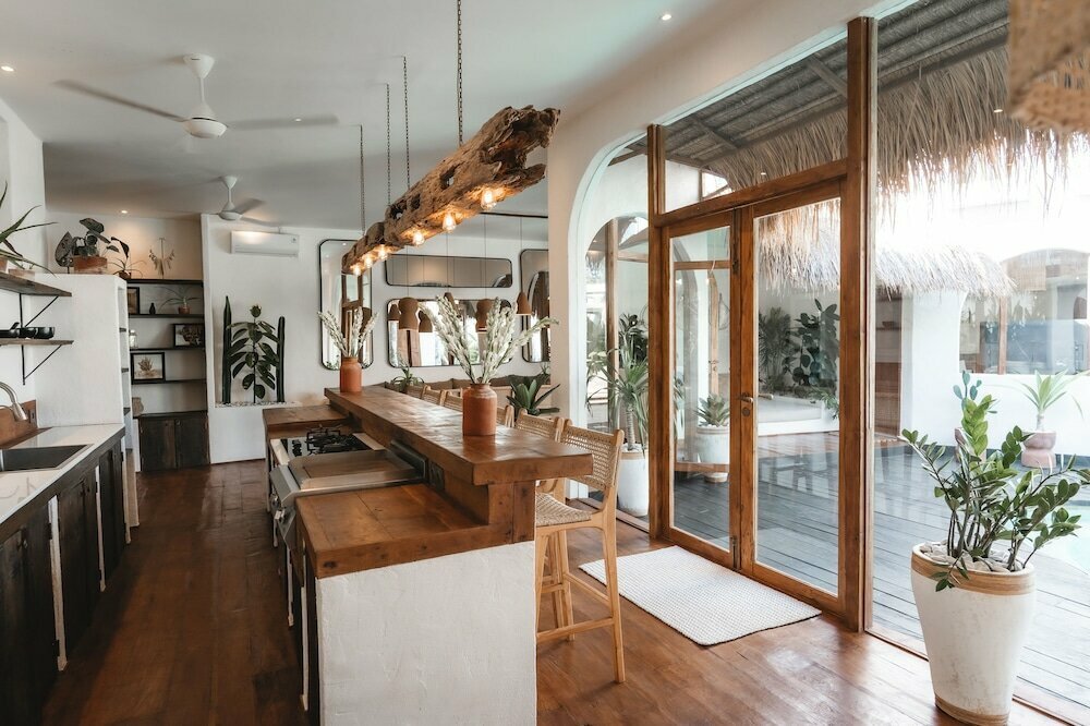 Villa Marbella - Stunning Chic 4BR Villa in Umalas, Private Retreat Next to Canggu