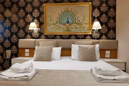 Queen Hotel, Varaa Hotelli Tirana 