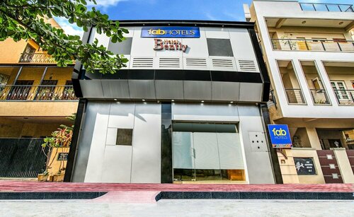 FabExpress Bently, Забронировать Отель Отели Mumbai Region с парковкой, Парковка