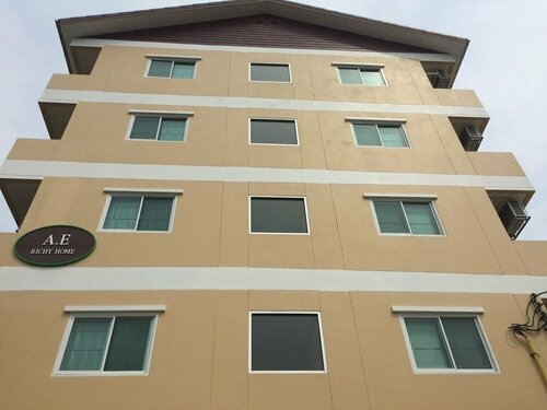 A.E. Richy Home, Varaa Hotelli Bang Bua Thong Thaimaa