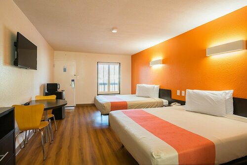 Motel 6 - Savannah Midtown, Book Motel Hoteller i Savannah med pool, Swimmingpool