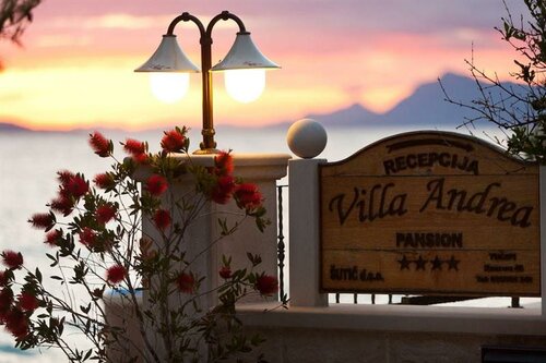 Бутик-Отель Villa Andrea, Забронировать Отель Отели Макарска Ривьеры с парковкой, Парковка