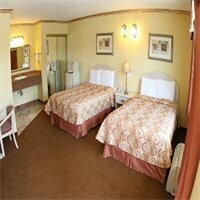 Glen Capri Inn and Suites - Burbank Universal, Забронировать Отель Бербанк San Fernando Valley, рядом с rA Organic Spa