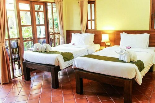Bangtao Village Resort - SHA, Забронировать Курортный отель Пляж Банг Тао остров Пхукет, рядом с Супермаркет Tesco Lotus в Чернгталай