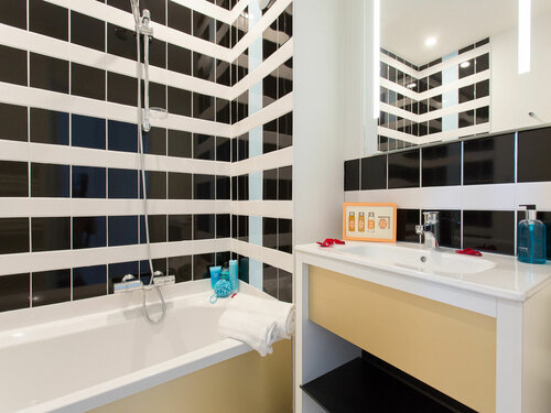 Adonis Mougins, Rezerwuj Apartamentowiec hotelowy Hotele w Sophia-Antipolis z parkingiem, Parking