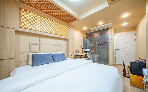 Gyeongju Rose Hotel Hwangni Dan-Gil Branch, Забронировать Отель Отели Кёнджу с парковкой, рядом с Колодец Чэмэджон, Парковка