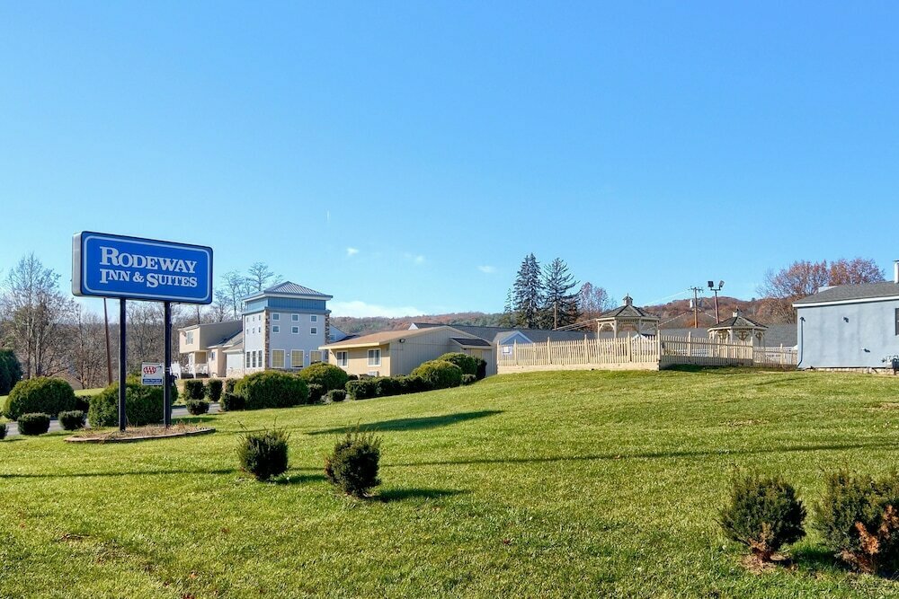 Rodeway Inn and Suites Ithaca