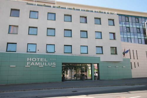 Hotel Famulus, Rezerwuj Hotel Győr Szigetkoz
