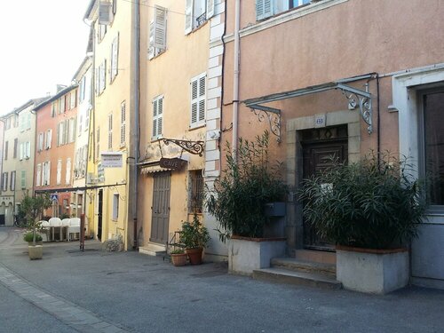 Residence Mart'ins, Book Hotel Hoteller i Rhône-Alps med parkering, Parkering