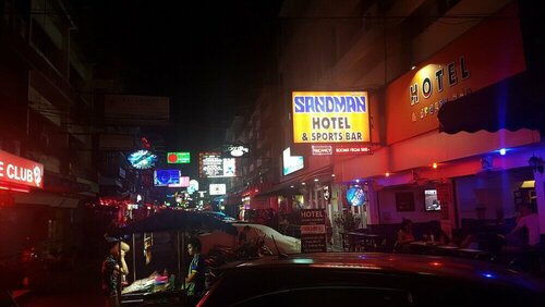 Sandman hotel and Sports bar, Забронировать Отель Отели Центральной Паттайя с парковкой, Парковка