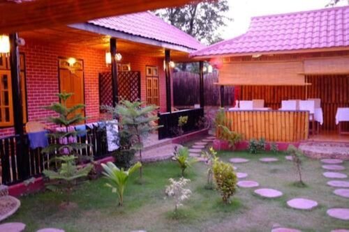 Palace Nyaung Shwe Guest House, Забронировать Гостевой дом Ньоншуэ штат Шан