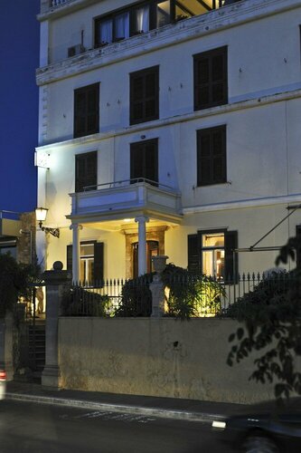 Doma Hotel, Забронировать Отель Ханья периферийная единица Ханья, рядом с Chania Municipal Garden