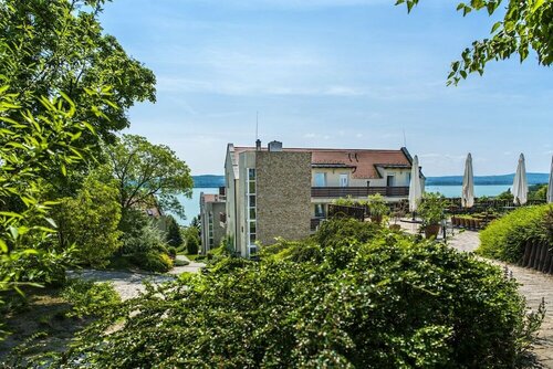 Echo Residence All Suite Hotel, Забронировать Отель Отели Тихань с парковкой, рядом с Tihany Marina, Парковка