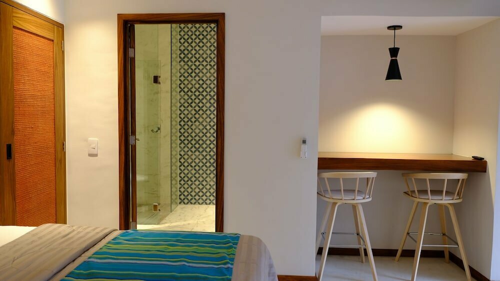 Hotel Eloisa - Near Playa de los Muertos