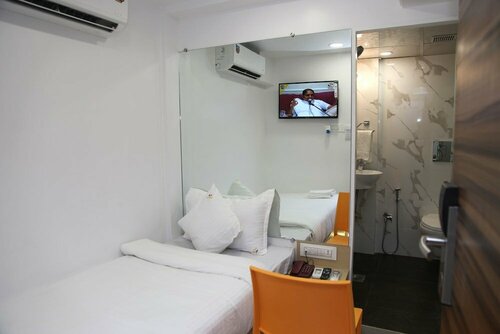 Hotel Lucky Galaxy, Забронировать Отель Хар Мумбай