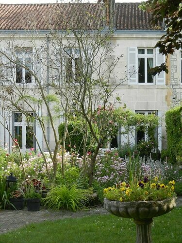 B&B La Maison de l'Ambassadeur, Prenota Bed & breakfast Saint-Jean-dʼAngély 
