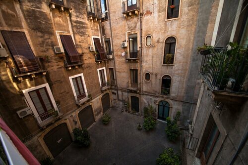 Casa Verdi - House of Travelers, Забронировать Гостевой дом Катания Сицилия, рядом с Кафедральный собор Катании