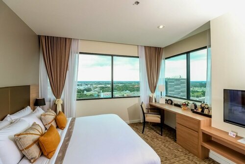 Grand Fortune Hotel Nakhon Si Thammarat, Забронировать Отель Отели Накхонситхаммарат с бассейном, Бассейн