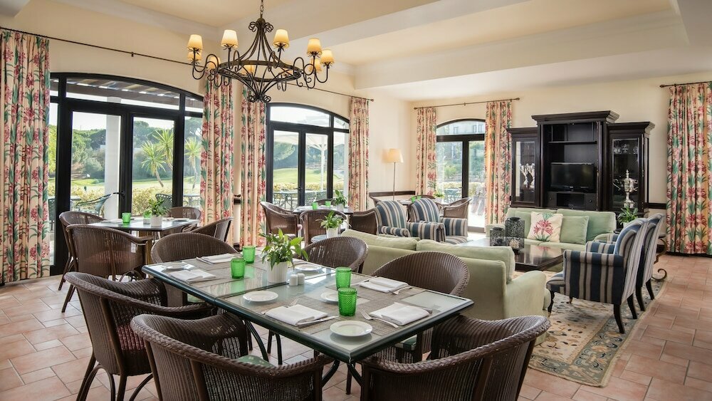 Pine Cliffs Suites