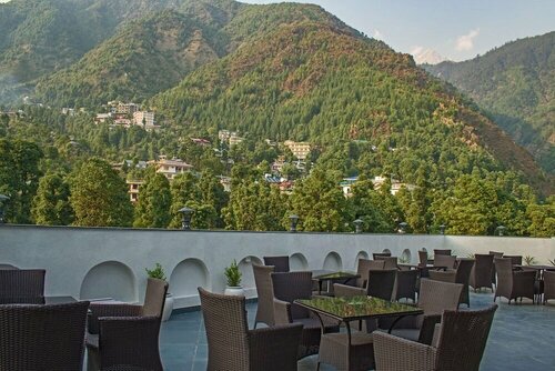 Quality Inn Bhagsu Heritage, Забронировать Отель Отели Дхармсала с парковкой, Парковка