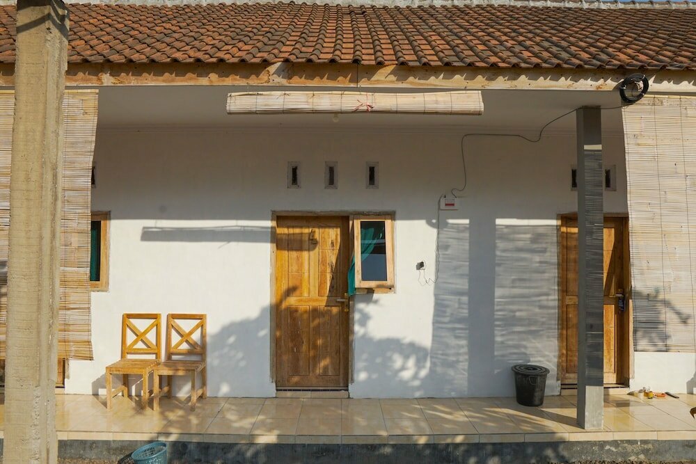 SPOT ON 1746 Putri Kuning Residence