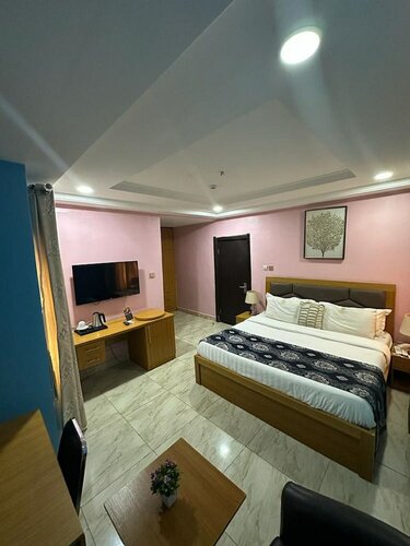 Madaki's Executive Suites, Prenota Hotel Abuja Bwari