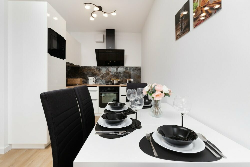 Obrońców Wybrzeża Gdynia by Renters