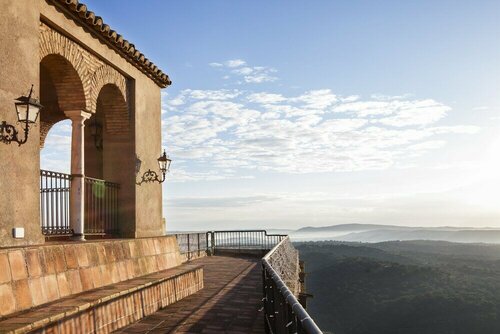 Hotel Tugasa Castillo de Castellar, Забронировать Отель Кастельяр-Де-Ла-Фронтера Los Alcornocales Natural Park