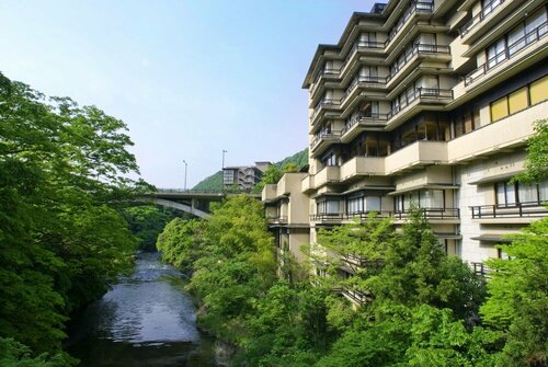 Yamanakaonsen Hanamurasaki, Buchen Sie Pension SPA-Hotels in Kaga, SPA