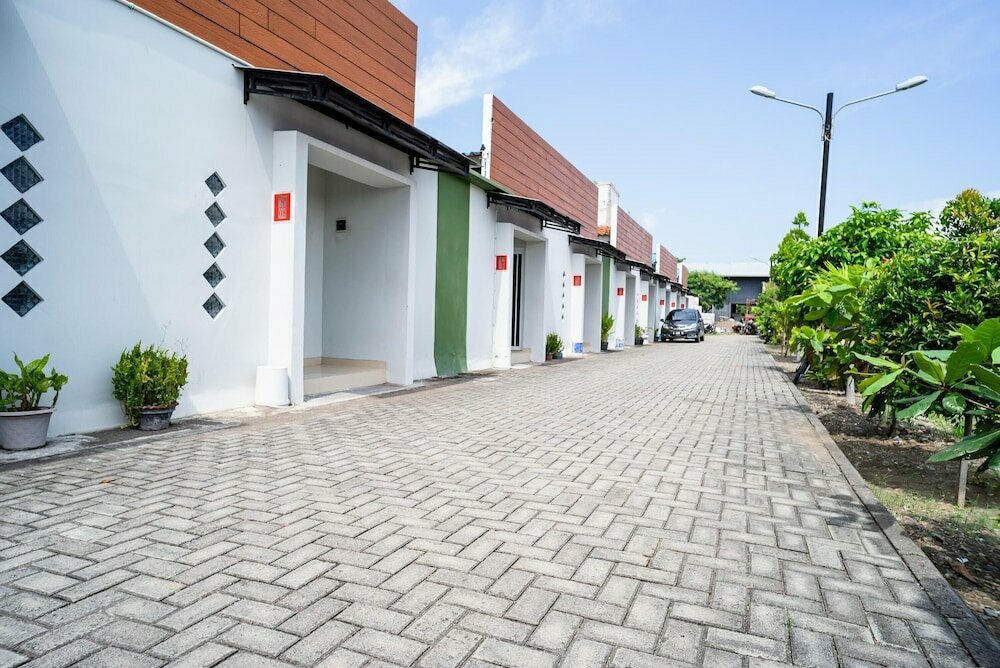 KoolKost Syariah near Transmart Tegal