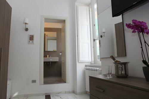 900 B&B, Rezervați Bed and Breakfast Nola Campania