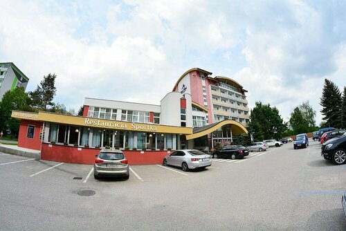 Alexandra Šport Hotel, Varaa Hotelli Trenčiansky kraj hotellit, joissa on uima-allas, Uima-allas