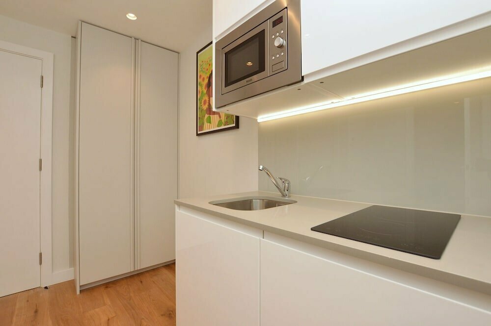 Cromwell Serviced Apartment