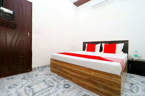 Oyo 41965 Hotel New Bury, Забронировать Отель Отели Таннасар с парковкой, Парковка