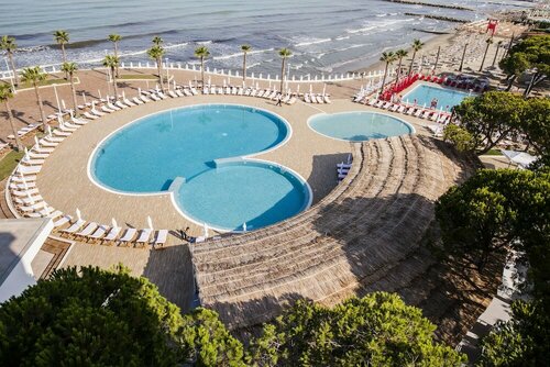 Prestige Resort, Забронировать Курортный отель Курортные отели Голем, Курортный отель