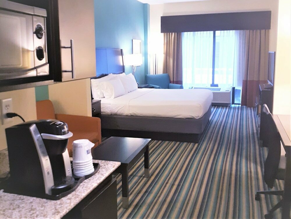 Holiday Inn Express Hotel & Suites Orlando East-UCF Area by IHG