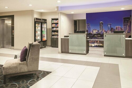 La Quinta by Wyndham Dallas Mesquite, Забронировать Отель СПА-отели Мескит, SPA-услуги