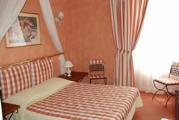 Hotel Le Meurice, Забронировать Отель Отели Ниццы с парковкой, рядом с Набережная Соединенных Штатов, Парковка