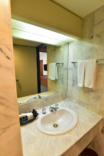 Hansa JB Hotel, Забронировать Отель Бизнес-отели Хатъяй, рядом с Храм Ват Кхок Саманкхун, 4* 5*