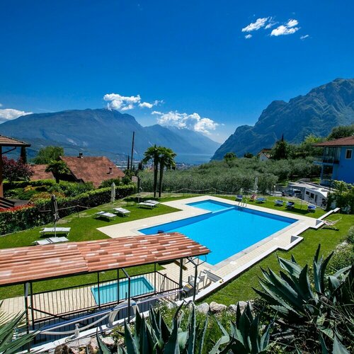 Residence Christina Due Laghi, Забронировать Дом для отпуска Отели Alto Garda e Ledro с парковкой, Парковка