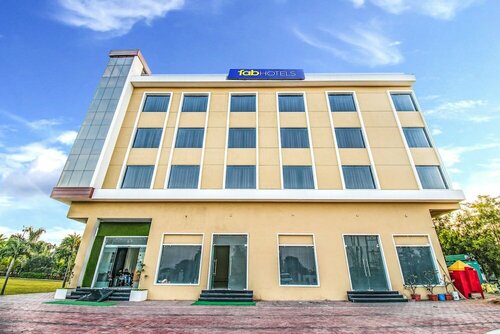 FabHotel Amrit Greens, Забронировать Отель Индаур штат Мадхья-Прадеш